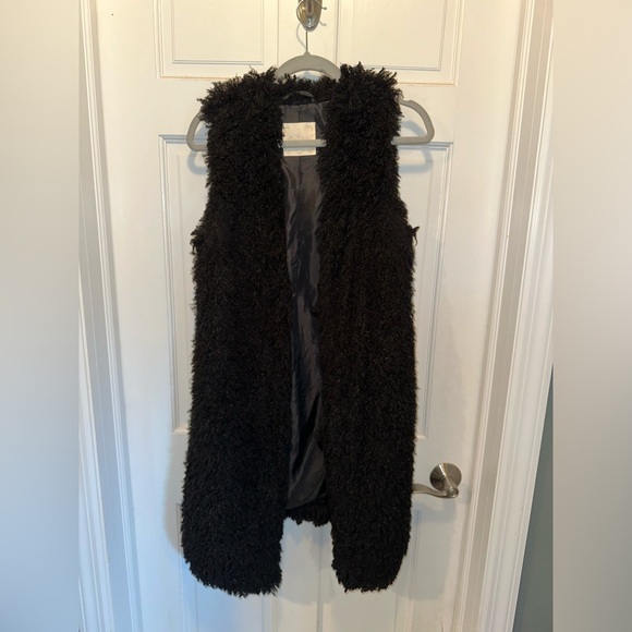 Altar’d State Furry Vest - Picture 1 of 3